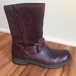 Clarks mid calf leather boots with buckle